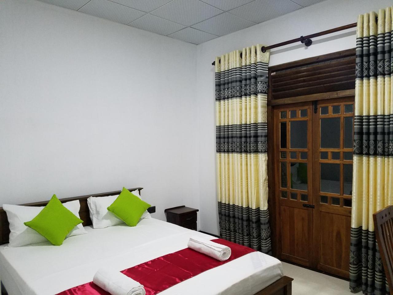Yashumi Homestay Dambulla Exterior foto